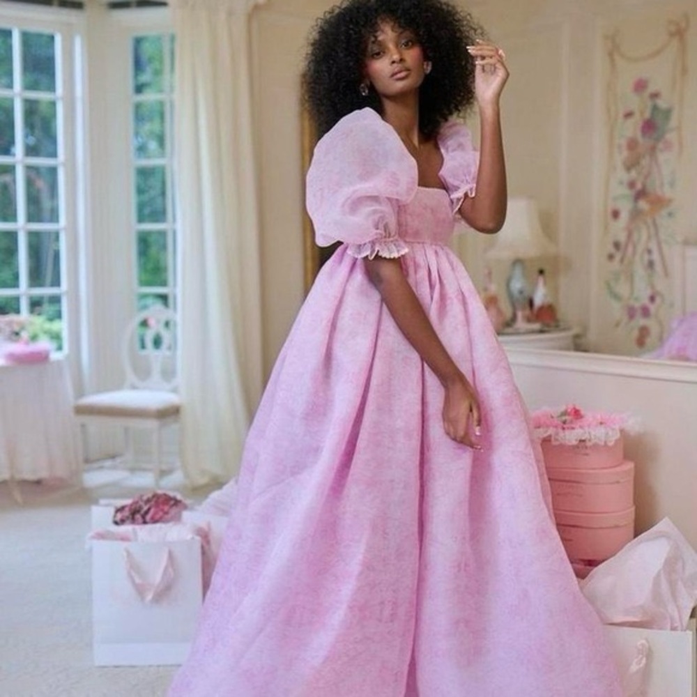 Selkie Pink Porcelain Puff Gown - Picture 2 of 7